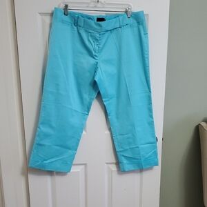 Dynamite Women's Turquoise Capris